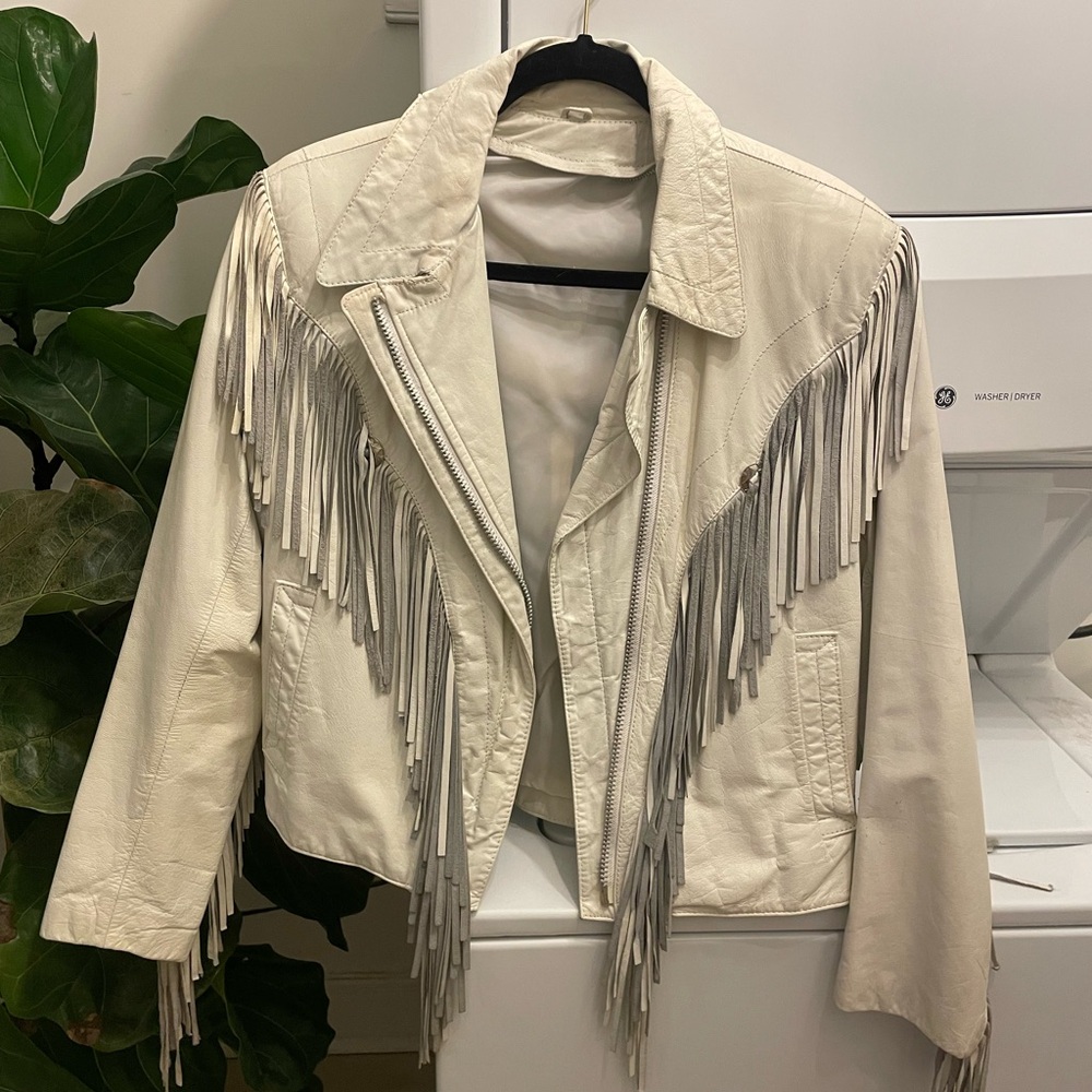 Cool vintage 80s western white fringe leather jacket